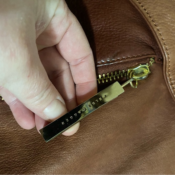 Kelsi Dagger brown leather silk lined with gold zipper handbag - Picture 2 of 5